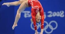 雷火电竞官网-孤星照雪原，2026生死战，凯恩用一场非典型表演拯救挪威