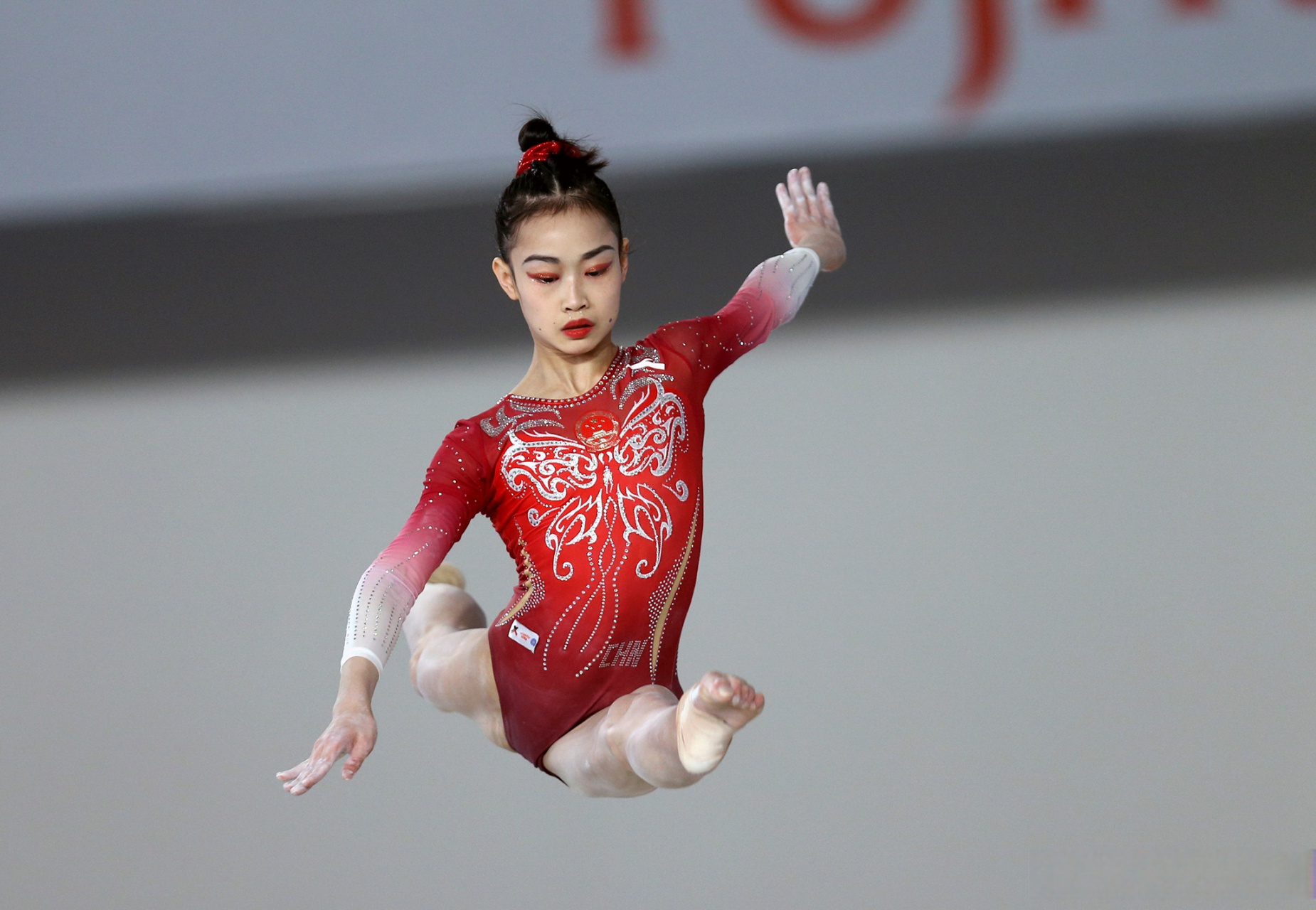 意大利体操选手表现惊艳，赢得评委青睐的简单介绍