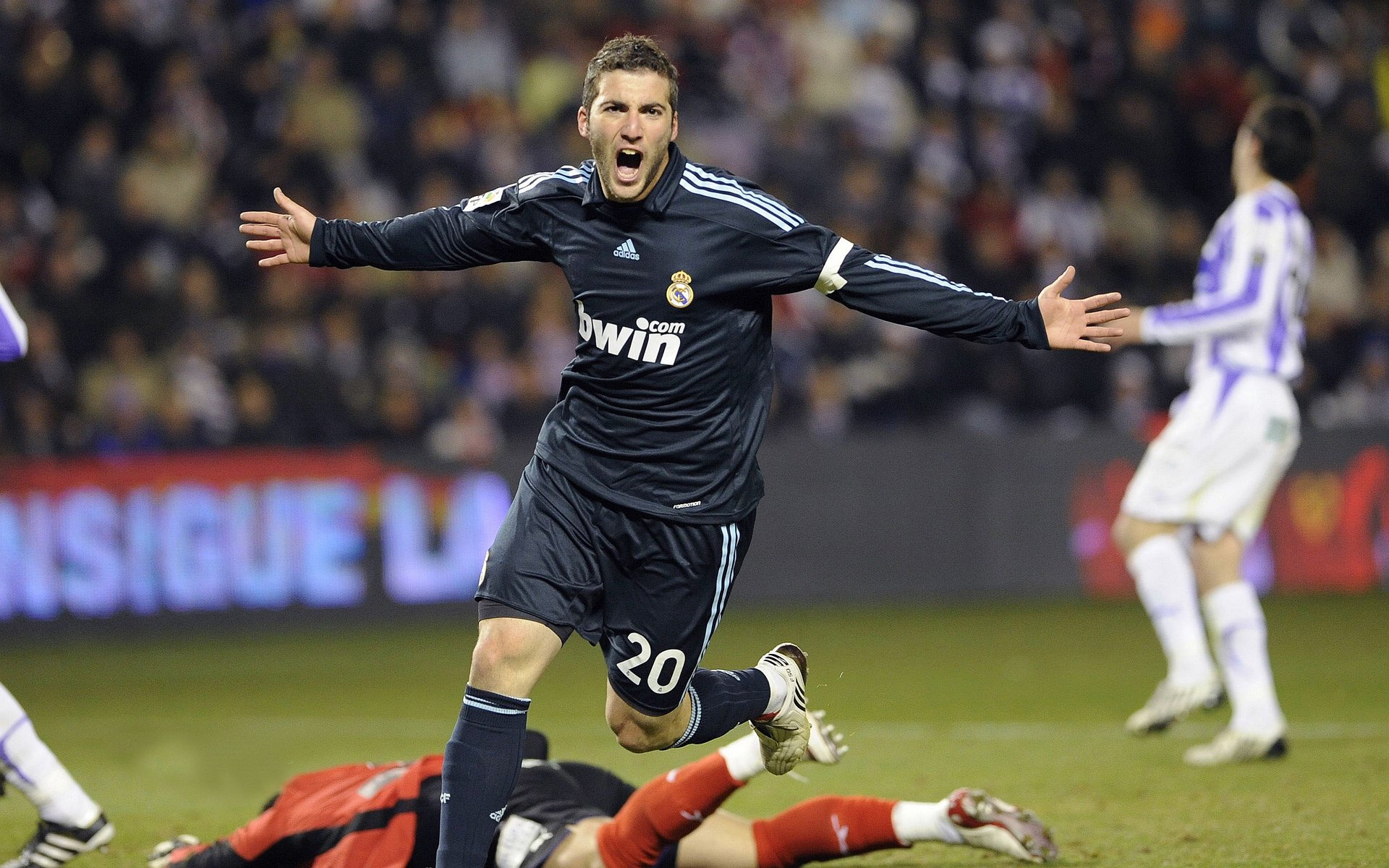 红魔远征记,C罗一剑封喉,曼联击溃巴拉圭捍卫荣耀